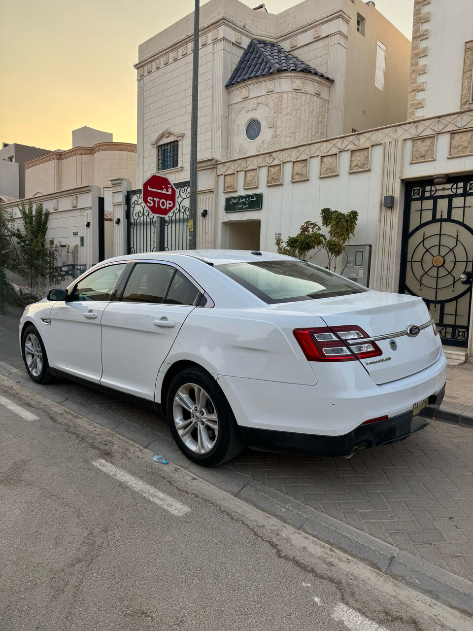 Riyadh, Vehicles, Cars & Trucks , SAR 39500,  Ford Taurus,  2014,  Automatic,  211400 KM,