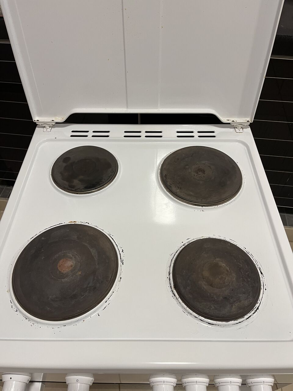 Dammam, Appliances, SAR 450,  Beko 4 Plate Electric Stoke And Oven