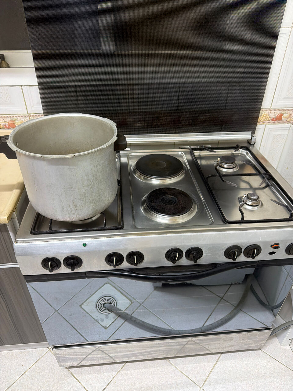 Jeddah, Air Conditioners, SAR 500,  Cooking Stove And Deep Freezer For Sale