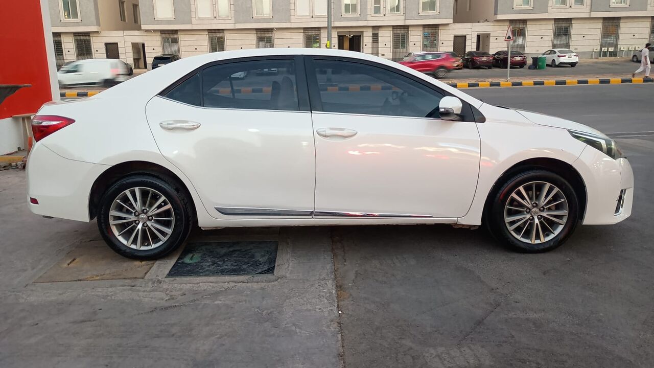 Riyadh, Vehicles, Cars & Trucks , SAR 33000,  Toyota Corolla GLI,  2016,  Automatic,  400000 KM,  Toyota Corolla  Full  Mid Option Vehicle Is In Excellent Condition