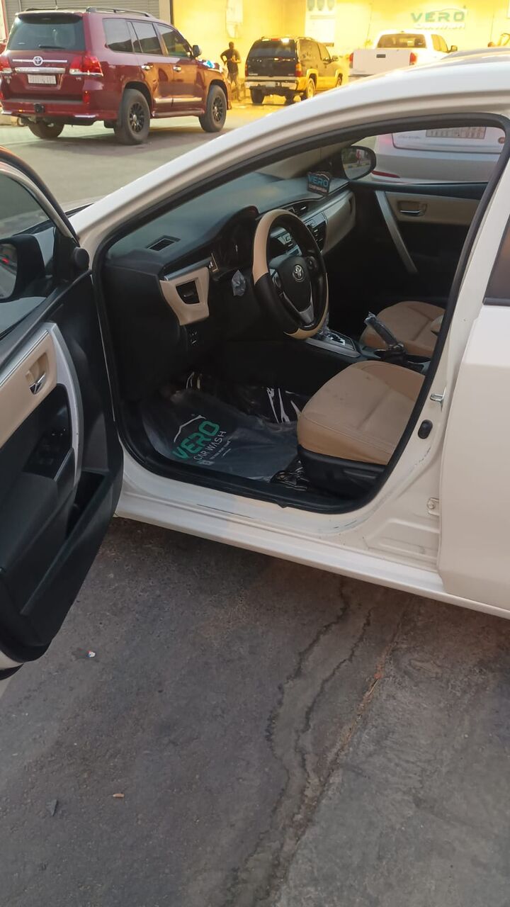 Riyadh, Vehicles, Cars & Trucks , SAR 33000,  Toyota Corolla GLI,  2016,  Automatic,  400000 KM,  Toyota Corolla  Full  Mid Option Vehicle Is In Excellent Condition