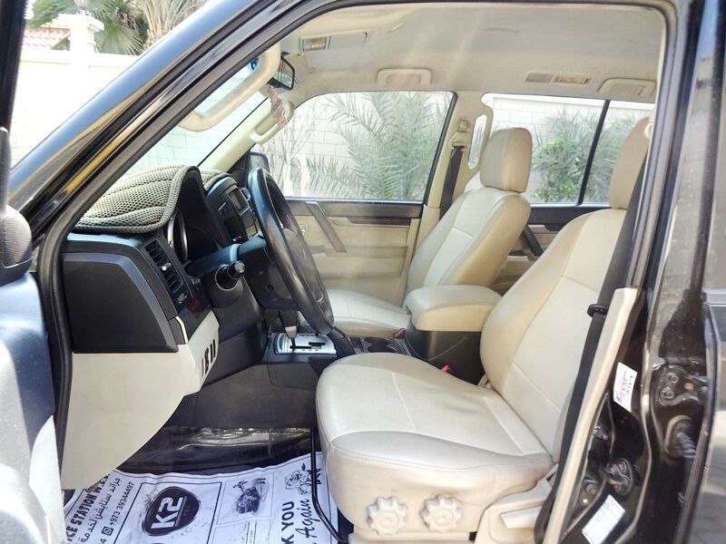 Zinj, Vehicles, Cars & Trucks , BHD 3800,  Mitsubishi Pajero,  2014,  Automatic,  158000 KM,  3.5Ltrs, V6 - 7 Seater SUV - Urgent Sale