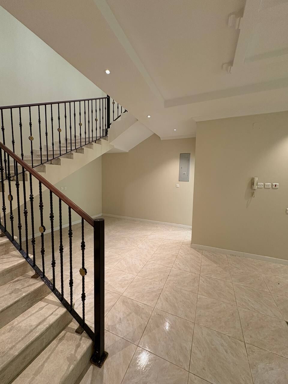 Riyadh, Real Estate For Sale, SAR 1700000,  6 BR,  Villa For Sale In Ishbiliya District, Riyadh