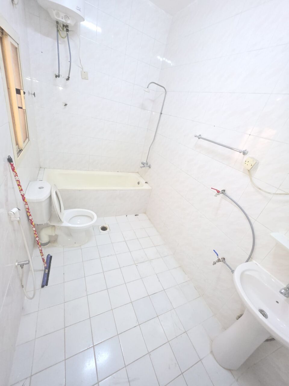Gudaibiya, Apartments, Flats, Houses & Villas, BHD 240/month,  2 BR,  Flat For Rent In Gudaibiya With EWA , Unlimited Nearby Aster Clinic