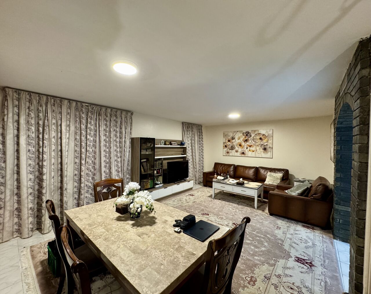Jeddah, Household Items, SAR 1300,  Big Carpet, Perfect Size For Leaving Room