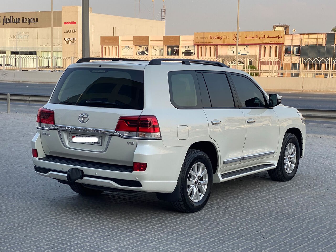 Manama, Vehicles, Cars & Trucks , BHD 18900,  Toyota Land Cruiser GX-R,  2018,  Automatic,  100950 KM,    (Pearl)