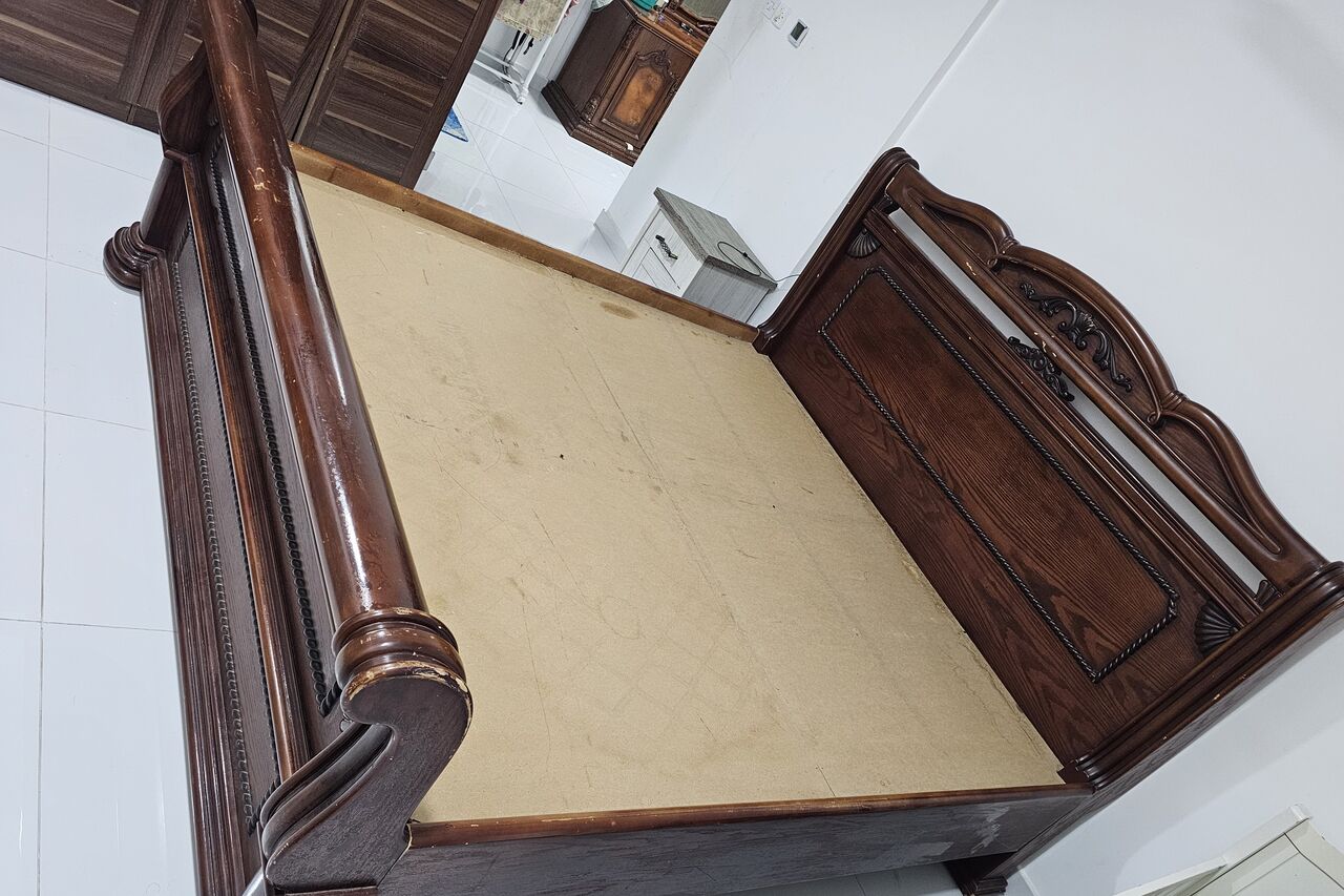 Zinj, Furniture, BHD 25,  200 X 200 Strong Wooden Bead For Sale In Good Condition