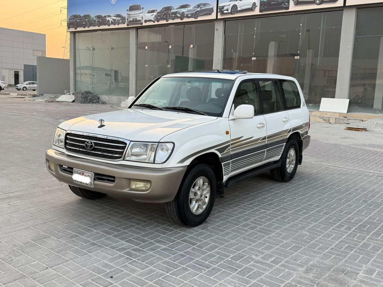 Manama, Vehicles, Cars & Trucks , BHD 3400,  Toyota Land Cruiser GX-R,  2001,  Automatic,  231400 KM,    (White)