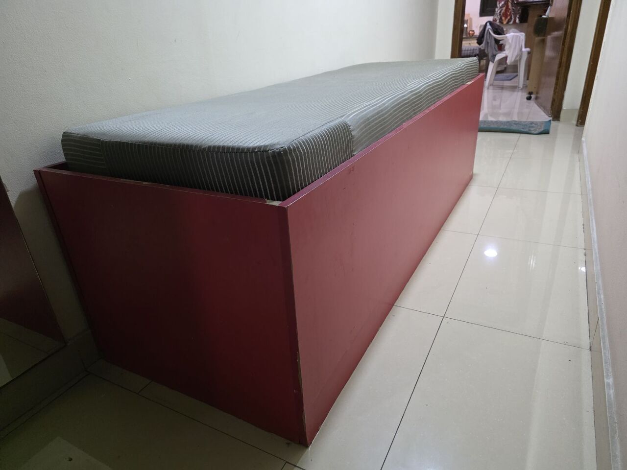 Manama, Furniture, BHD 20,  Used Cupboard And Single Bed For Sale