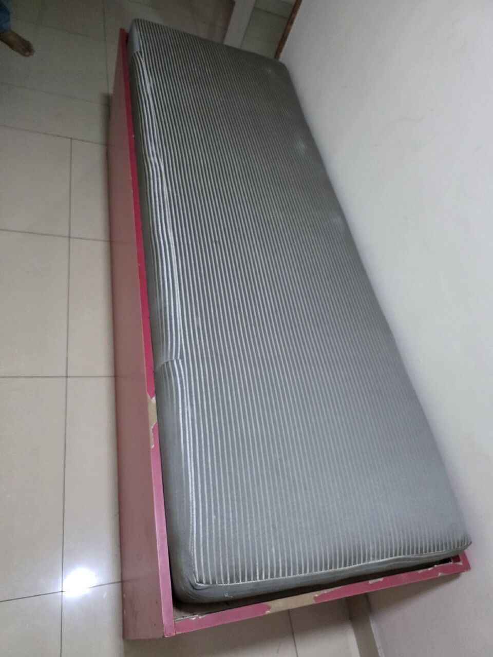 Manama, Furniture, BHD 20,  Used Cupboard And Single Bed For Sale