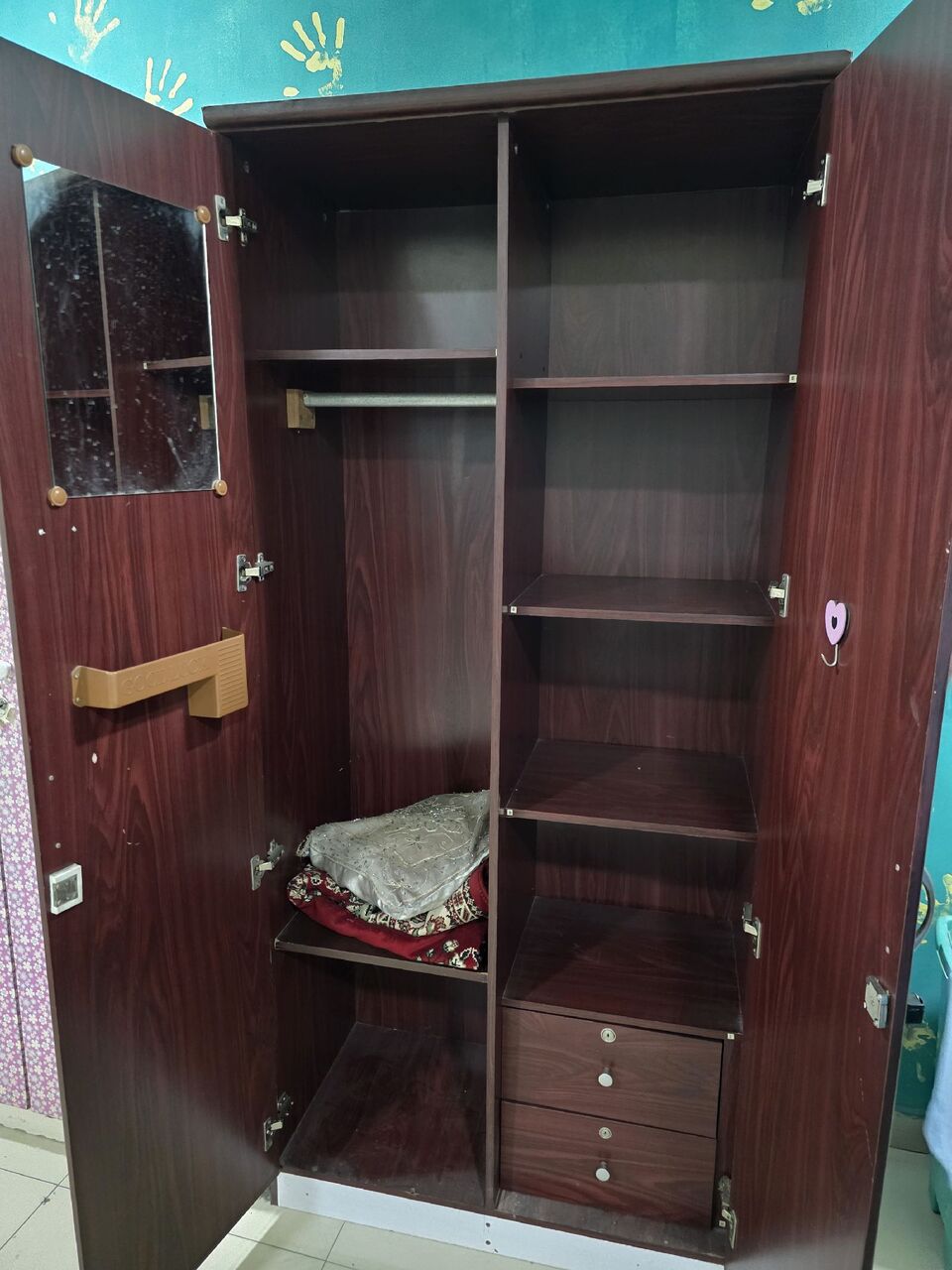 Manama, Furniture, BHD 20,  Used Cupboard And Single Bed For Sale