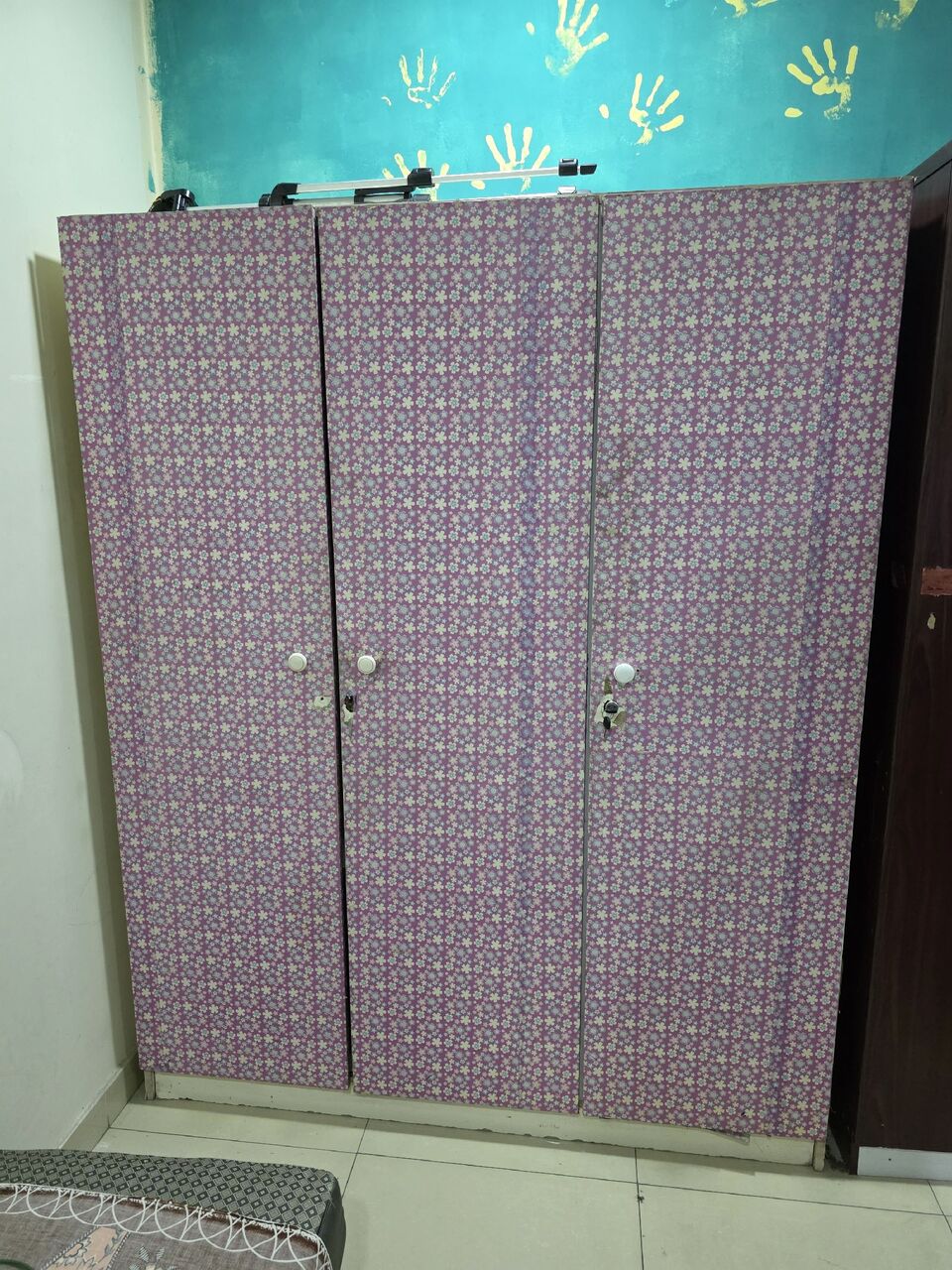 Manama, Furniture, BHD 20,  Used Cupboard And Single Bed For Sale