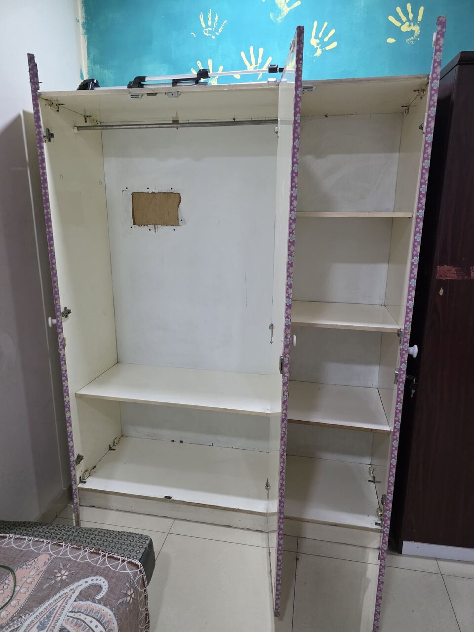 Manama, Furniture, BHD 20,  Used Cupboard And Single Bed For Sale