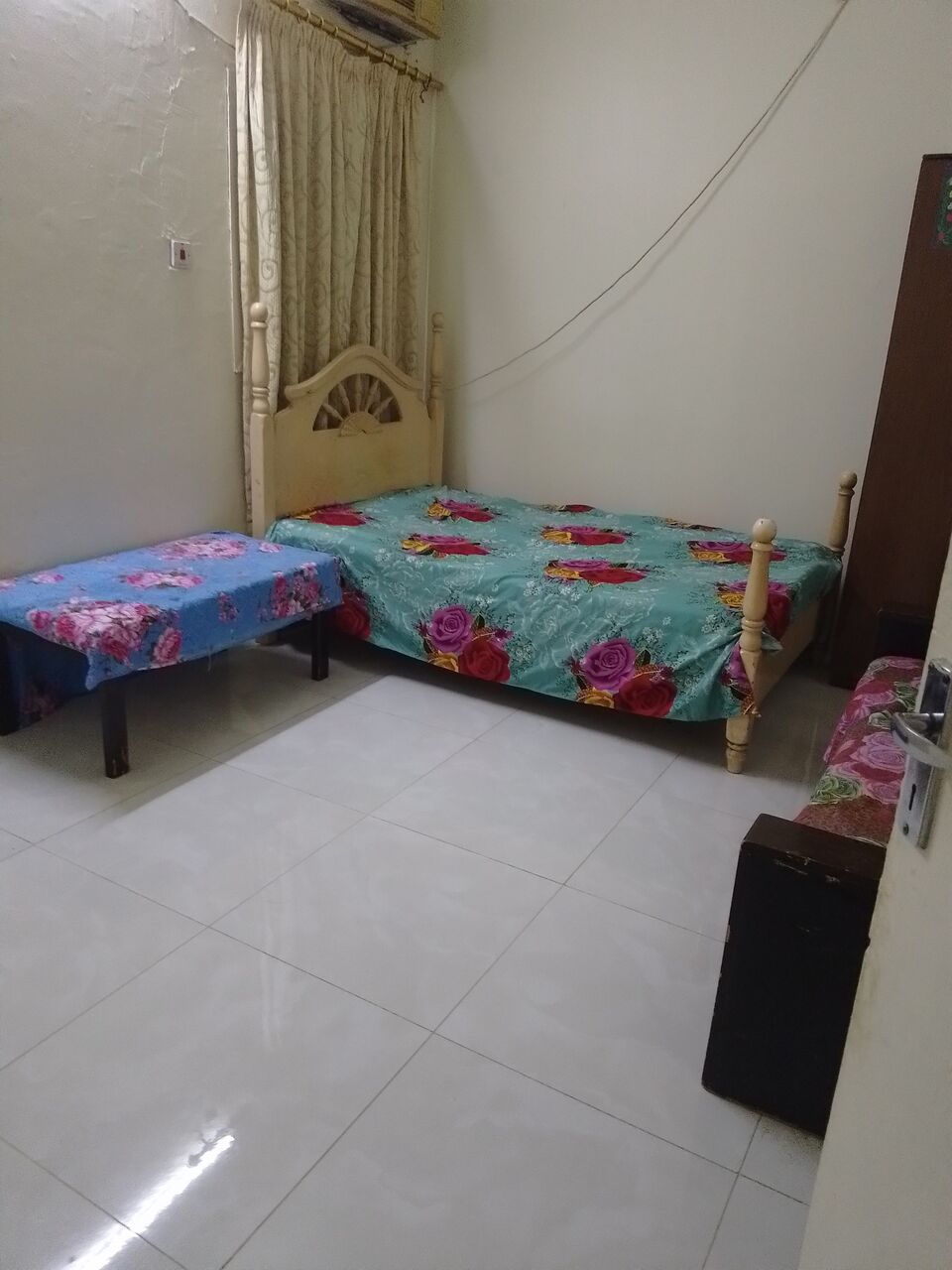 Salmaniya, Rooms for Rent, BHD 90/month,  Furnished,  A Single Room For Rent For Keralites Including Electricity Furnished
