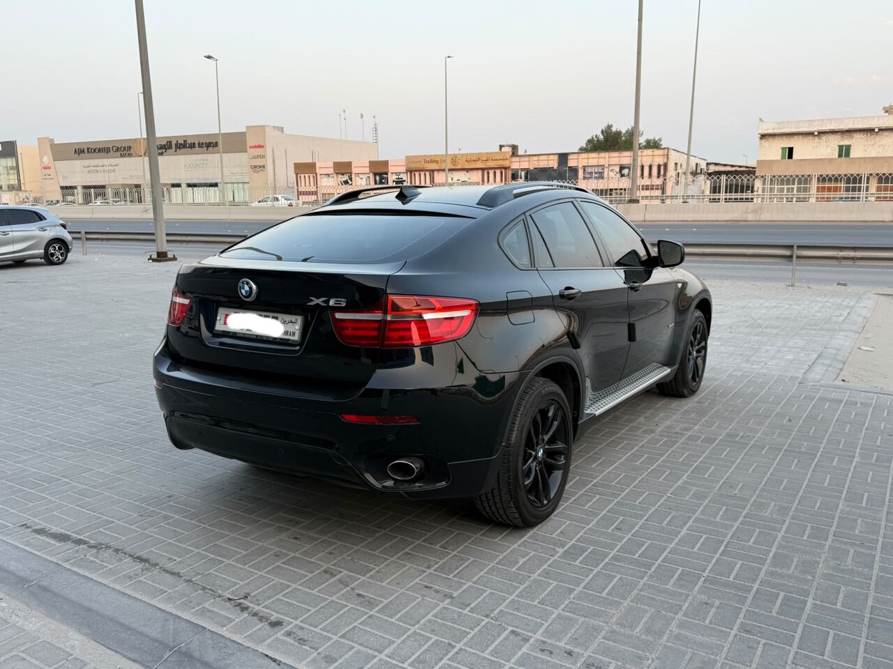 Manama, Vehicles, Cars & Trucks , BHD 4900,  BMW X6,  2014,  Automatic,  93700 KM,   /  (Black)