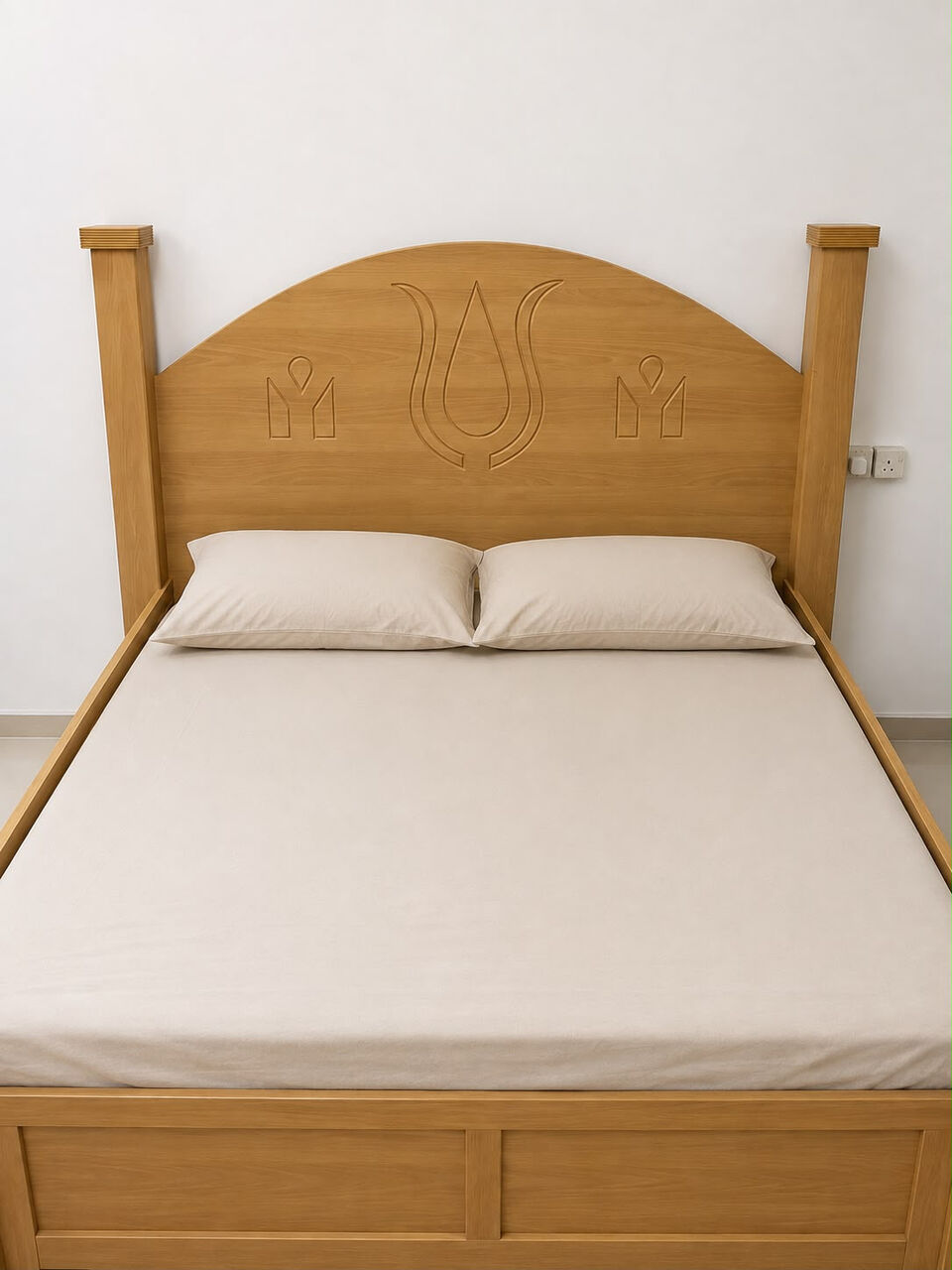 Madinah, Furniture, SAR 450,  Double Bedset WithMatress &  Dressing For Sale