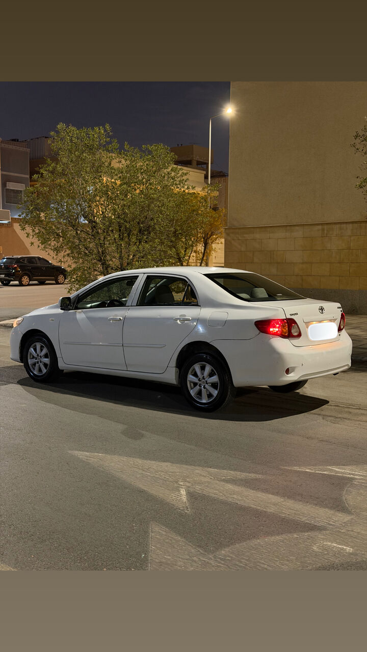 Riyadh, Vehicles, Cars & Trucks , SAR 20000,  Toyota Corolla,  2010,  Automatic,  328000 KM,    (mid-option) For Sale, In Good Condition.