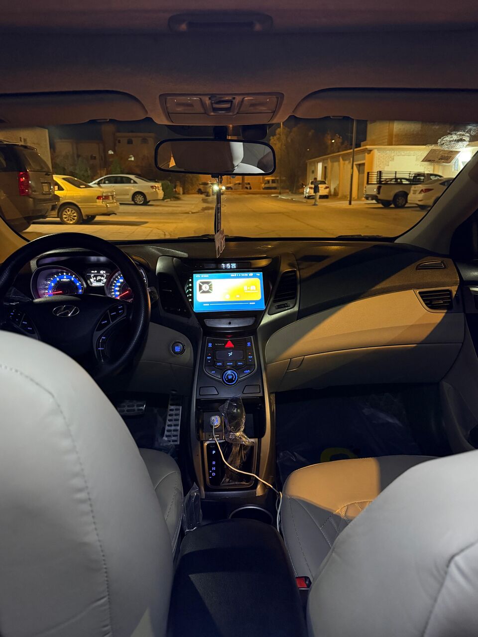 Riyadh, Vehicles, Cars & Trucks , SAR 28000,  Hyundai Elantra,  2015,  Automatic,  286600 KM,  FULL OPTION WELL MAINTAINED ELENTRA FOR SALE