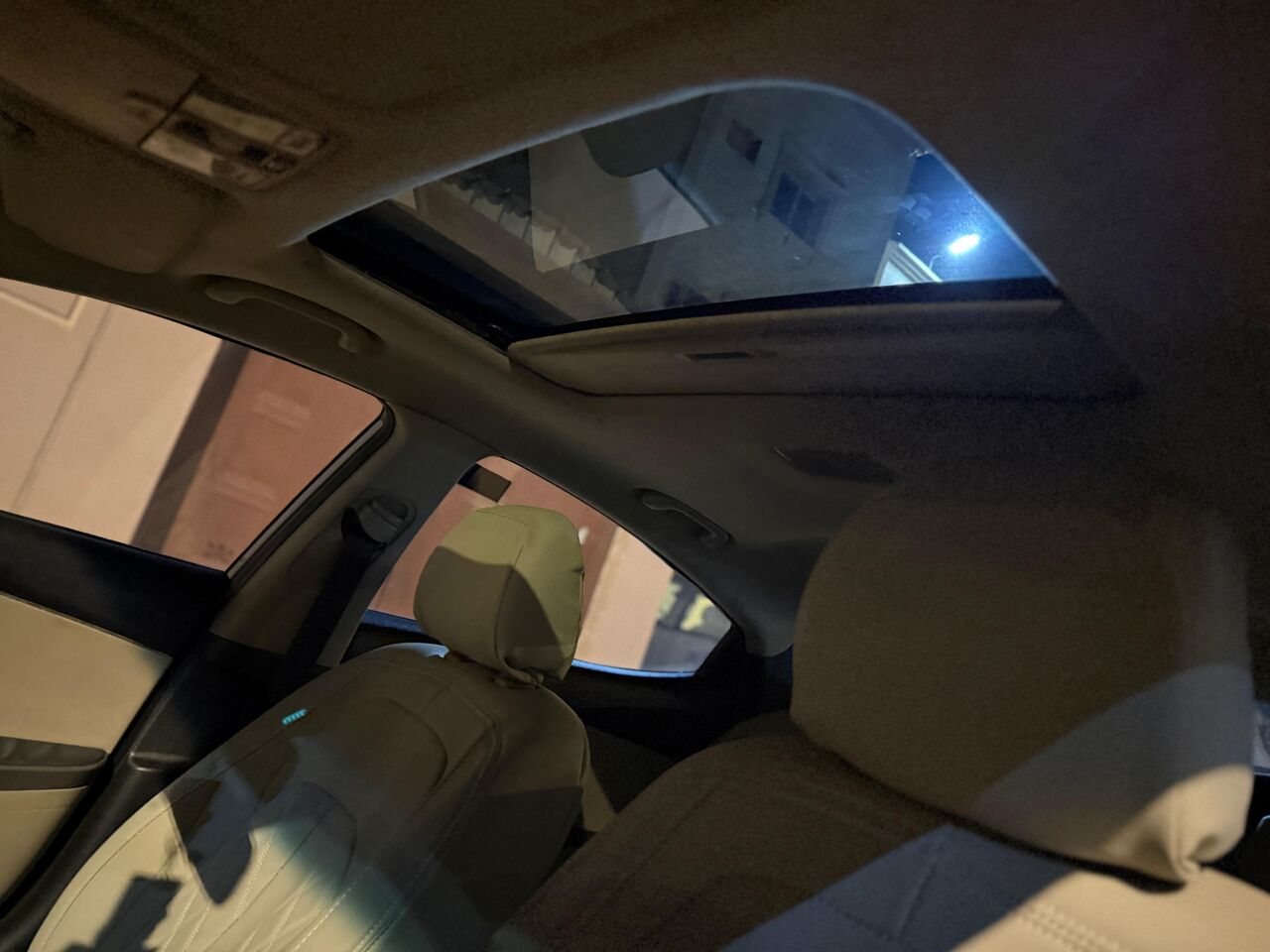Riyadh, Vehicles, Cars & Trucks , SAR 28000,  Hyundai Elantra,  2015,  Automatic,  286600 KM,  FULL OPTION WELL MAINTAINED ELENTRA FOR SALE