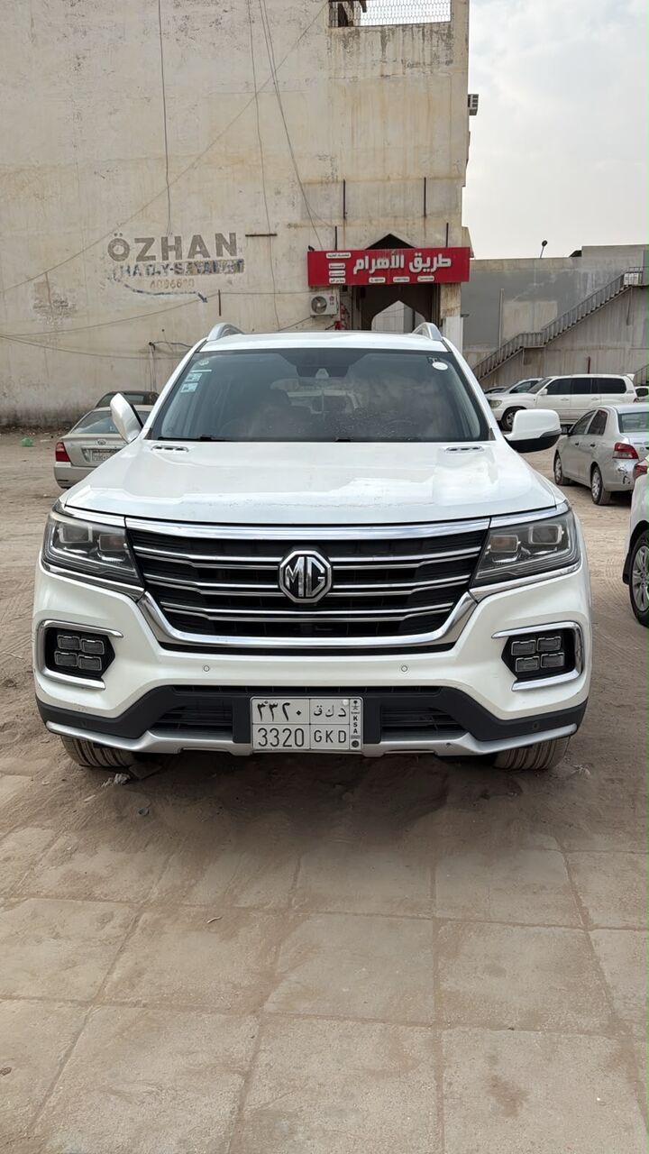 Riyadh, Vehicles, Cars & Trucks , SAR 52000,  MG RX8 2020,  2020,  Automatic,  167500 KM,  Excellent Condition MG RX8 7 Seater KM 167500 SAR 52000 SAR