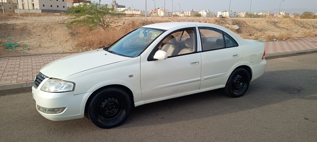 Makkah, Vehicles, Cars & Trucks , SAR 15000,  Nissan Sunny,  2011,  Automatic,  372619 KM,    - Well Maintained