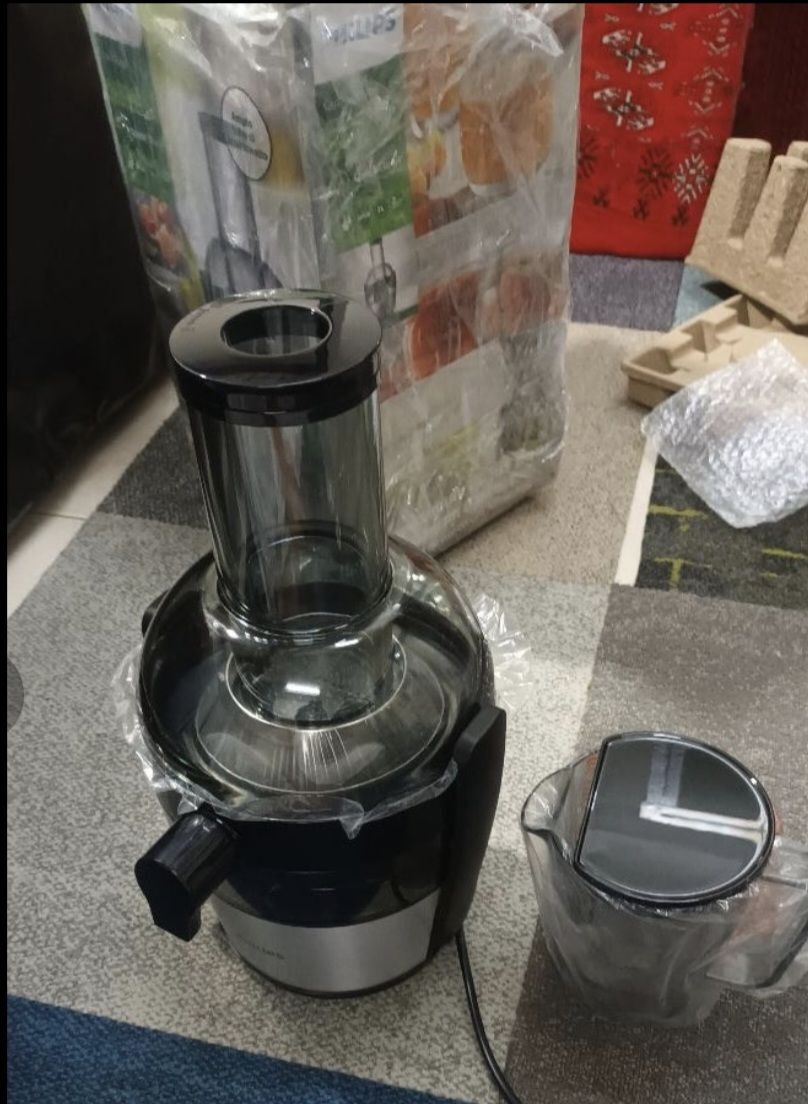Jubail, Appliances, SAR 400,  Phillips Juicer - XL Tube, QuickClean, 2 L 800 W HR1863/22/05 Silver/Black/Clear