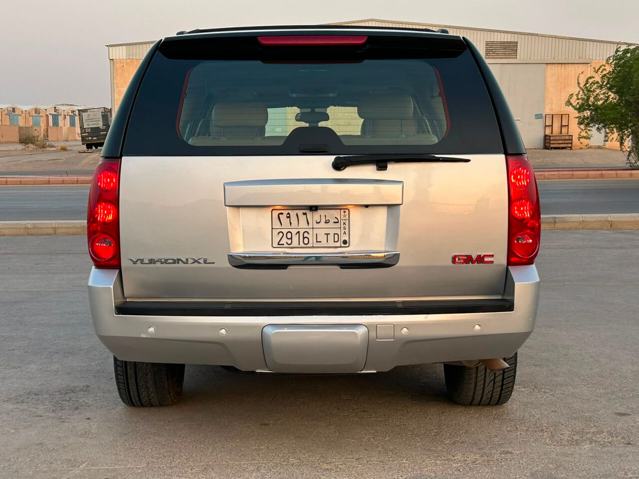 Riyadh, Vehicles, Cars & Trucks , SAR 50000,  Gmc Yukon XL,  2014,  Automatic,  250000 KM,   GMC Yukon SLT &ndash; Long Wheelbase, 4WD &ndash; For Sale