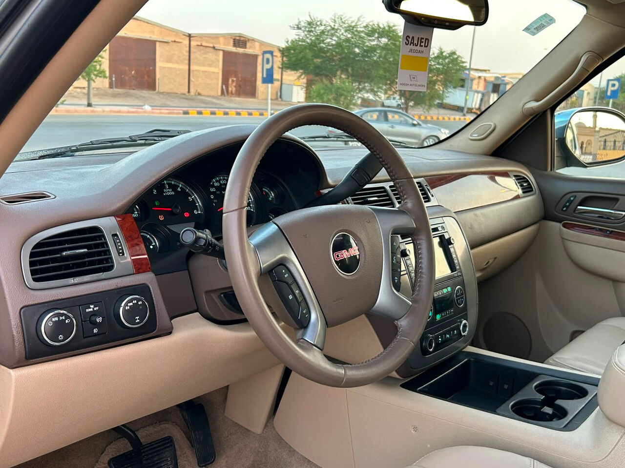 Riyadh, Vehicles, Cars & Trucks , SAR 50000,  Gmc Yukon XL,  2014,  Automatic,  250000 KM,   GMC Yukon SLT &ndash; Long Wheelbase, 4WD &ndash; For Sale