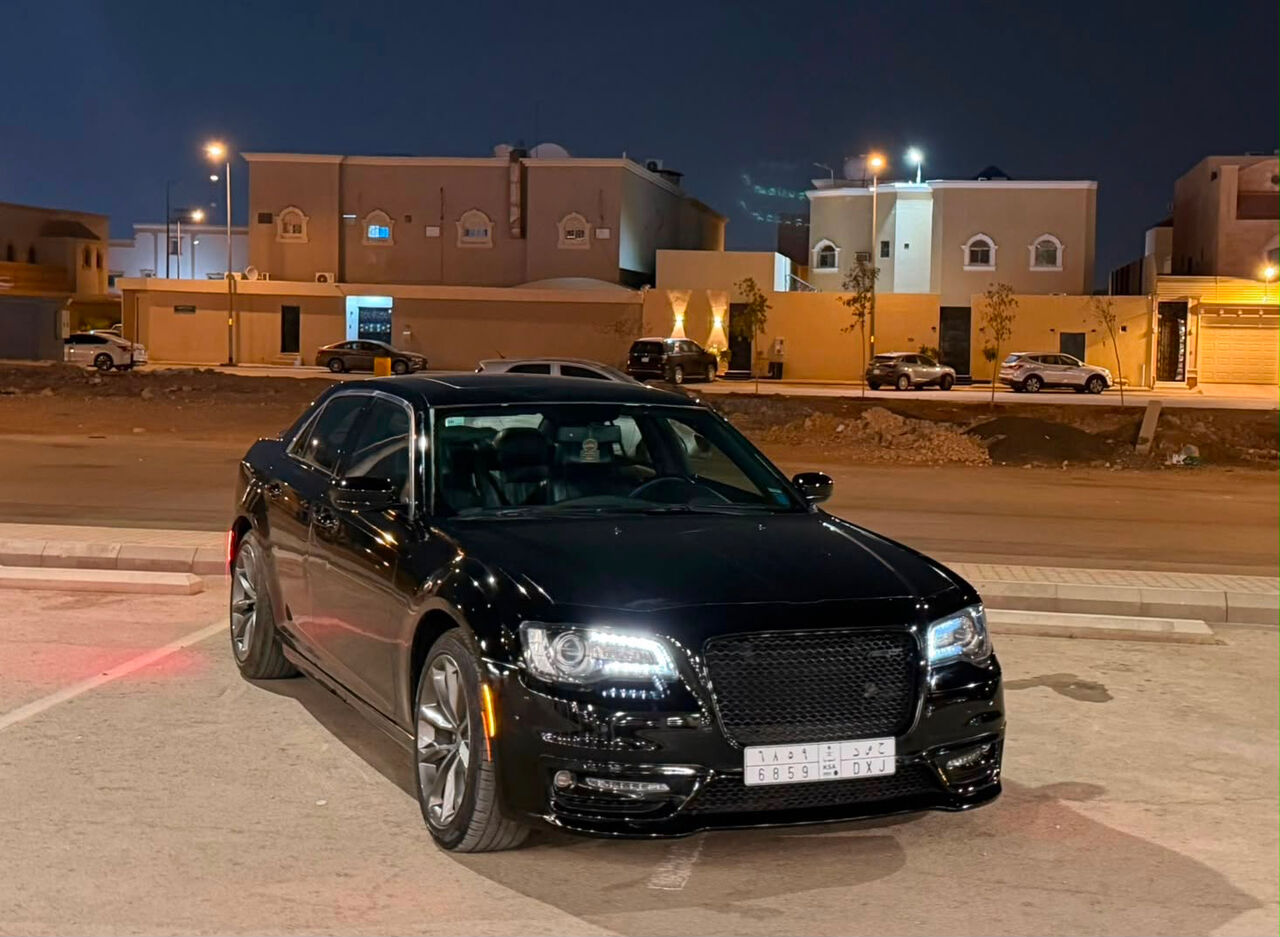 Riyadh, Vehicles, Cars & Trucks , SAR 36000,  Chrysler 300C,  2013,  Automatic,  286000 KM,   Chrysler 300S &ndash; For Sale
