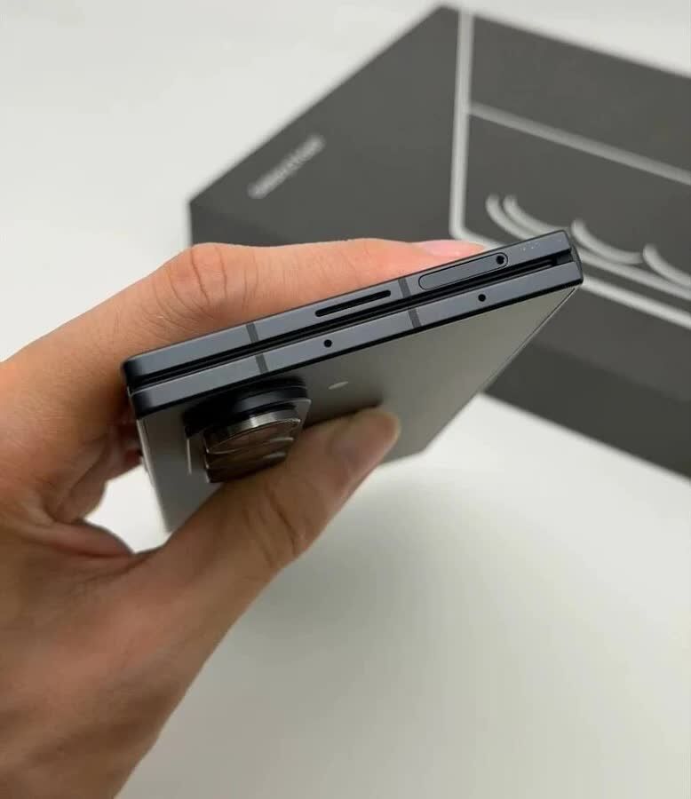 Riyadh, Mobile Phones, SAR 3700,  Samsung Galaxy Z Fold 7 256GB 12GB Ram Graphite,