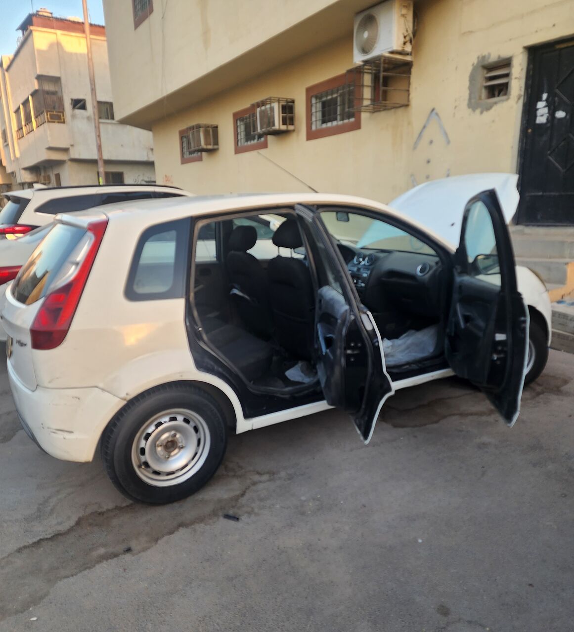 Riyadh, Vehicles, Cars & Trucks , SAR 4000,  Ford Figo,  2012,  Manual,  240000 KM,     Small Engine Low Fuel Consumption Vehicle Good Condition فورد فيجو