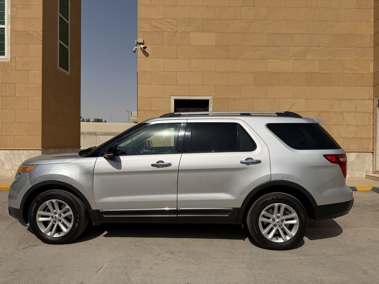 Al Malaz, Vehicles, Cars & Trucks , Ford Explorer,  2015,  Automatic,  226000 KM,    XLT