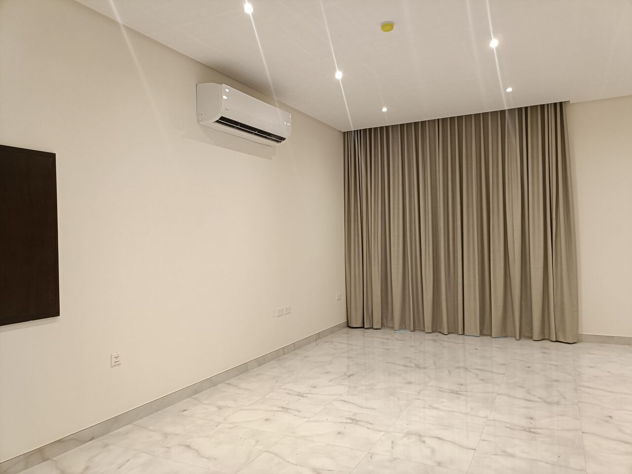 Tubli, Apartments, Flats, Houses & Villas, BHD 350/month,  2 BR,  150 Sq. Meter,  Brand New Semi Furnished 2bhk With Ewa