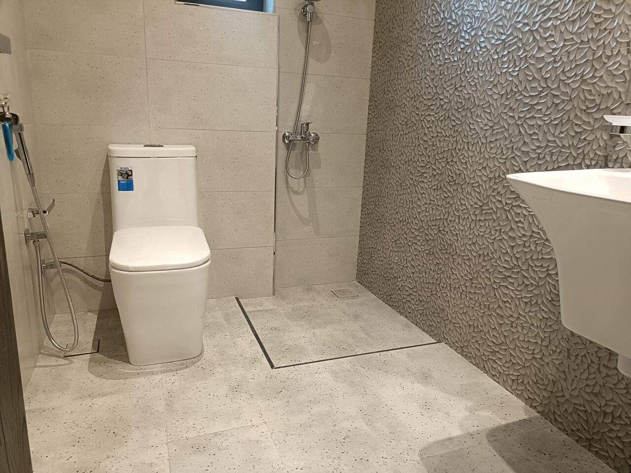 Tubli, Apartments, Flats, Houses & Villas, BHD 350/month,  2 BR,  150 Sq. Meter,  Brand New Semi Furnished 2bhk With Ewa
