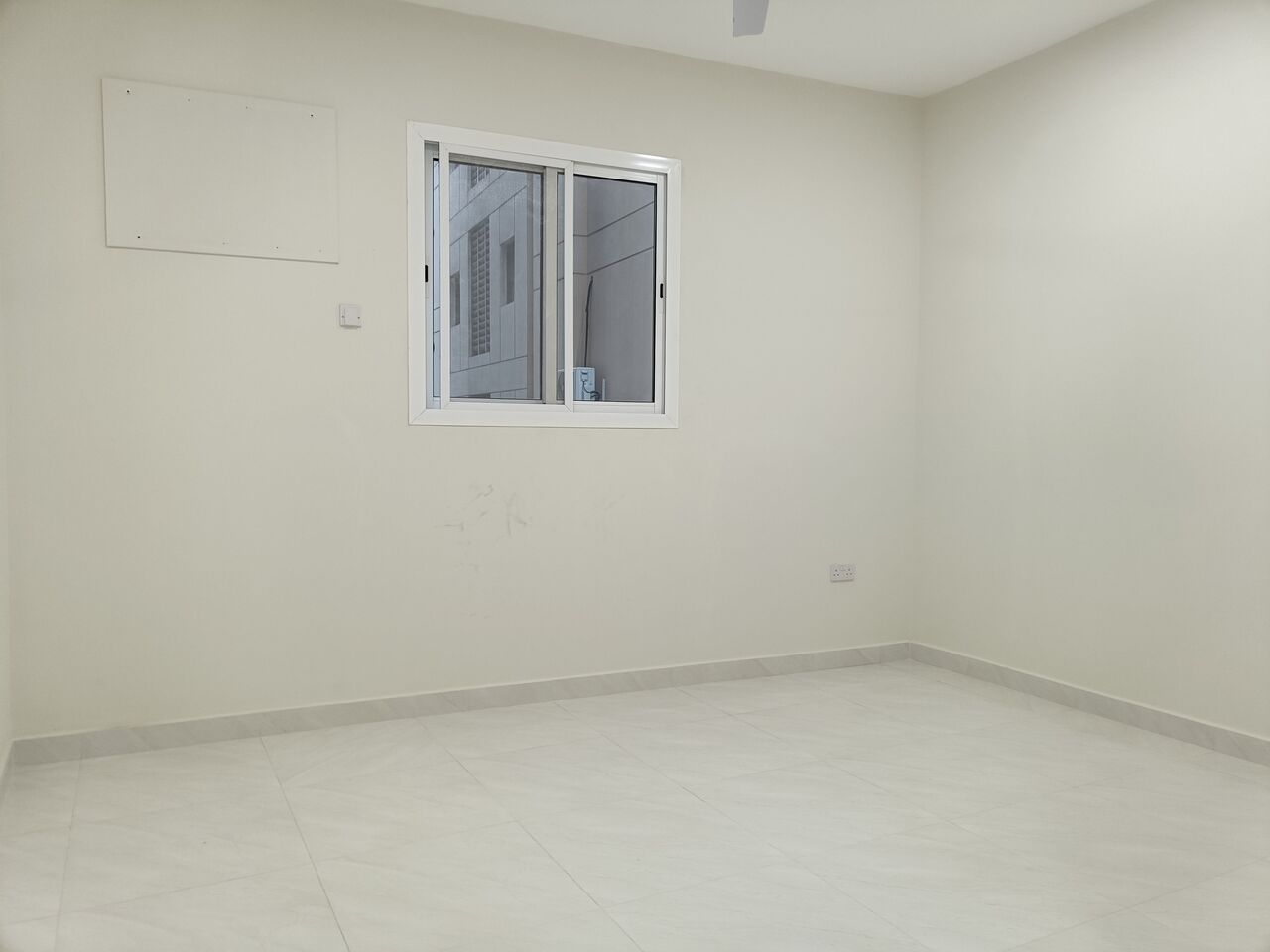 Adliya, Apartments, Flats, Houses & Villas, BHD 230/month,  2 BR,  130 Sq. Meter,  Brand New Unfurnished 2bhk Without Ewa