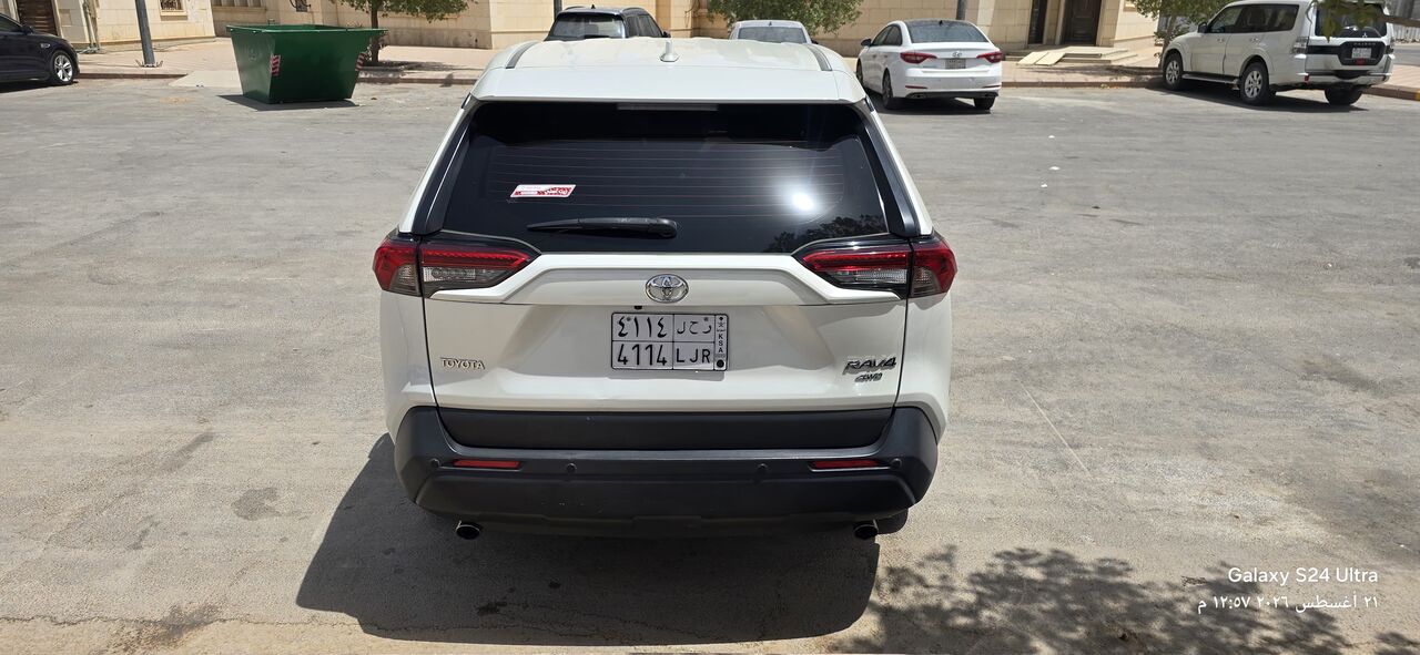 Riyadh, Vehicles, Cars & Trucks , SAR 77000,  Toyota RAV4,  2022,  Automatic,  200000 KM,