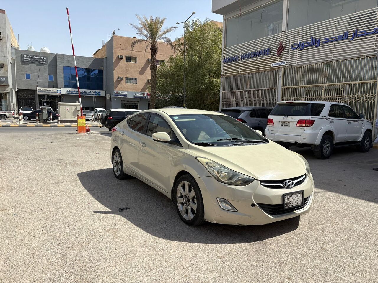 Riyadh, Vehicles, Cars & Trucks , SAR 23500,  Hyundai Elantra,  2014,  Automatic,  285000 KM,