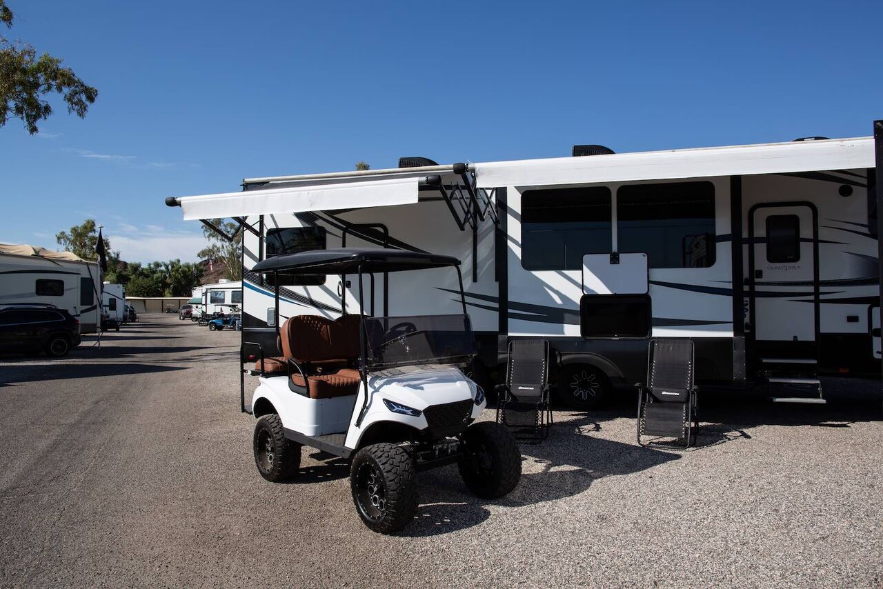 New York, Restaurants, Lake Havasu RV Park | Havasu Springs Resort - Book Your Stay