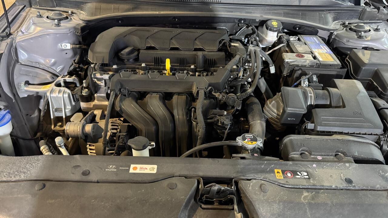 Riyadh, Vehicles, Cars & Trucks , SAR 55500,  ELANTRA SMART,  2024,  Automatic,  105000 KM,  1.6  NEAT AND CLEAN FREE OF ACCEDENT   C