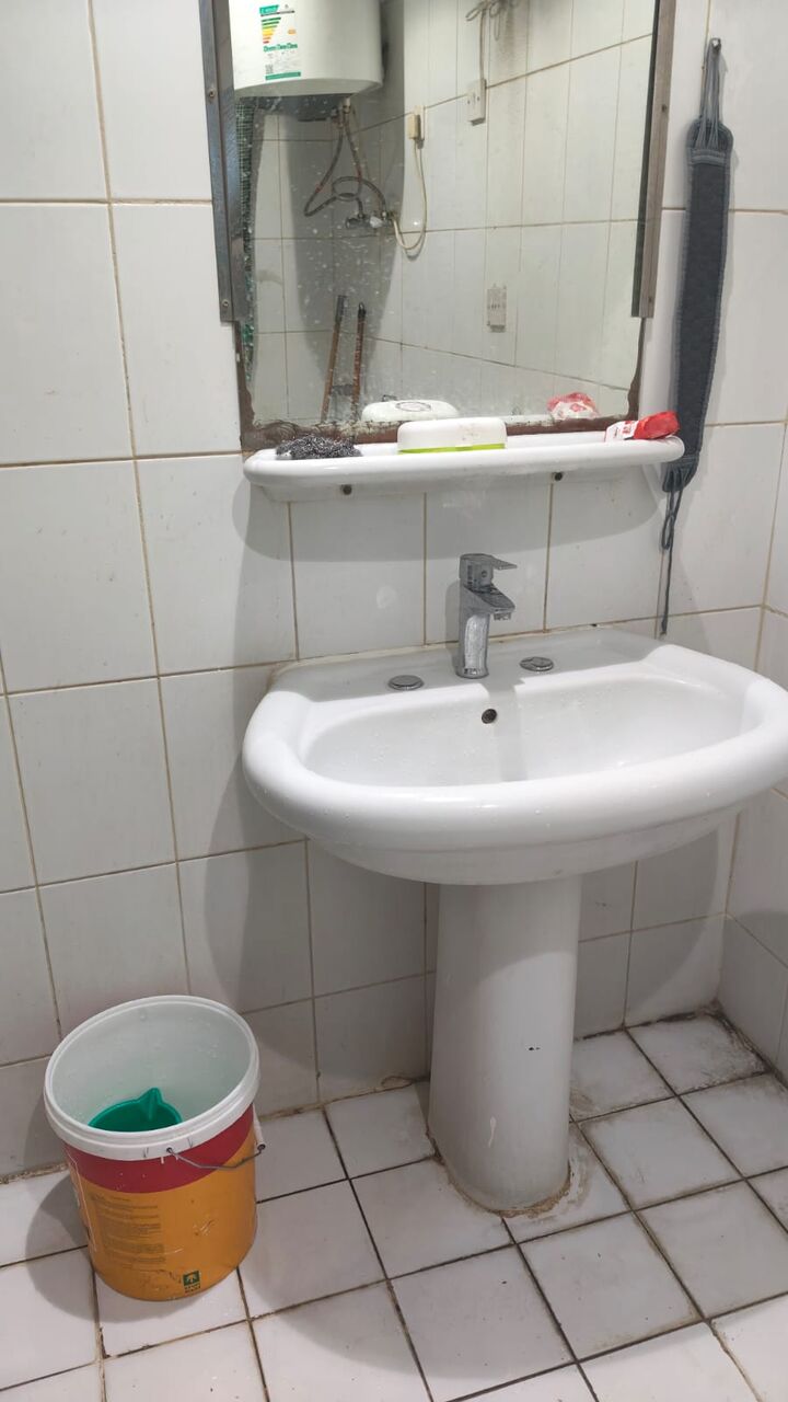 Al Batha, Bedspace For Rent, Urgently Bed Space Available @ 400pm. Preferable North INDIAN