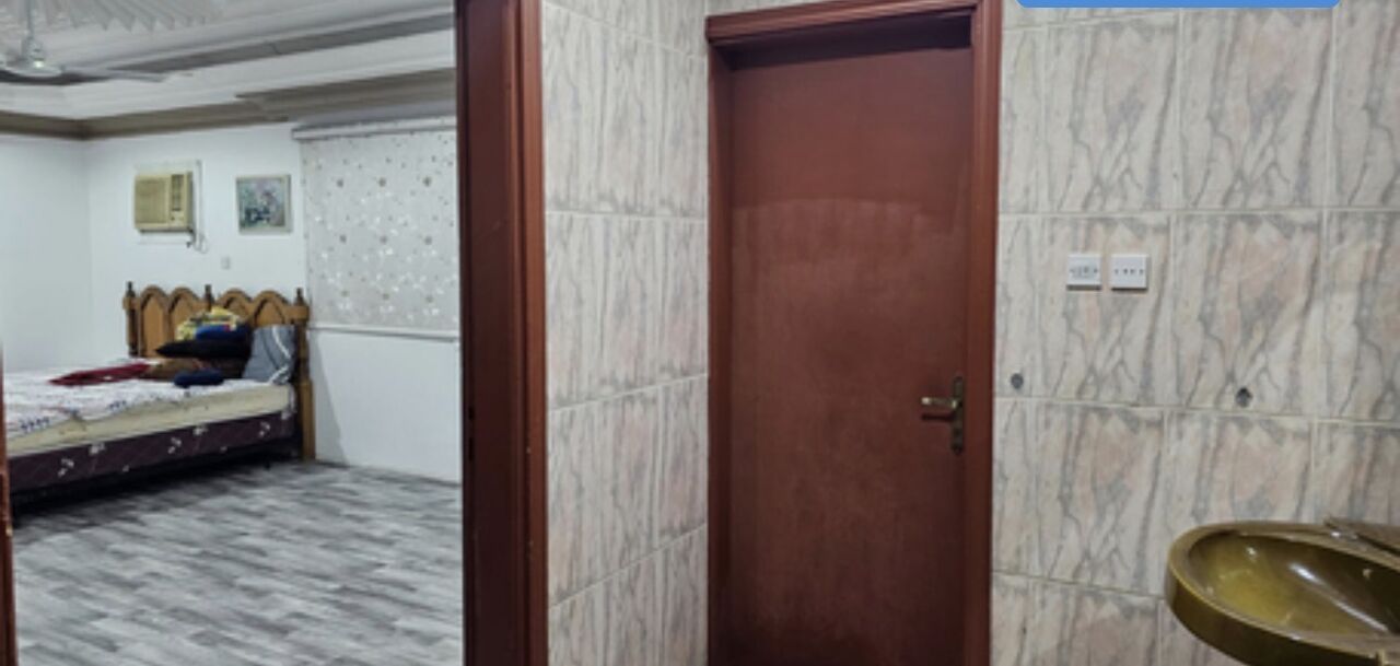 Riyadh, Holiday/Vacation Rentals, SAR 1800/month,  1 BR,  Single Room, Big Hall With Bathroom &  Waranda In Khaladiya With Furniture.