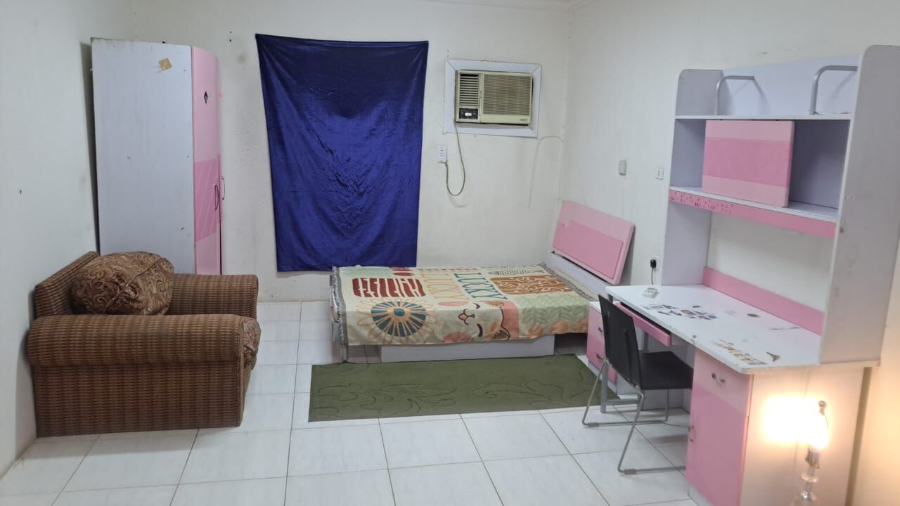Al Malaz, Rooms for Rent, SAR 1400/month,  Large Single Room - SAR 1400 Including Everything