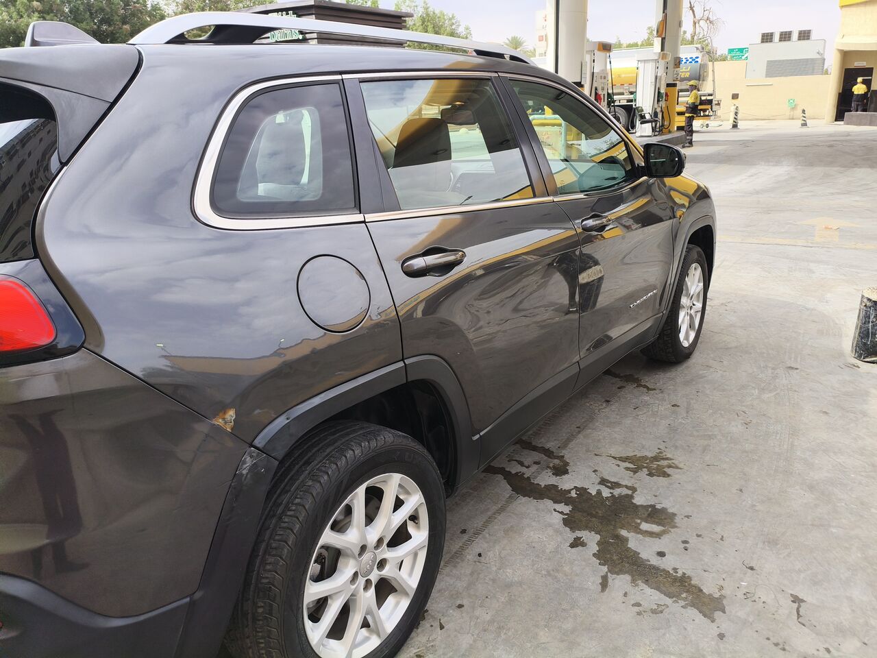 Riyadh, Vehicles, Cars & Trucks , SAR 25000,  Cherokee Jeep,  2014,  Automatic,  143000 KM,  Jeep Cherokee  Model