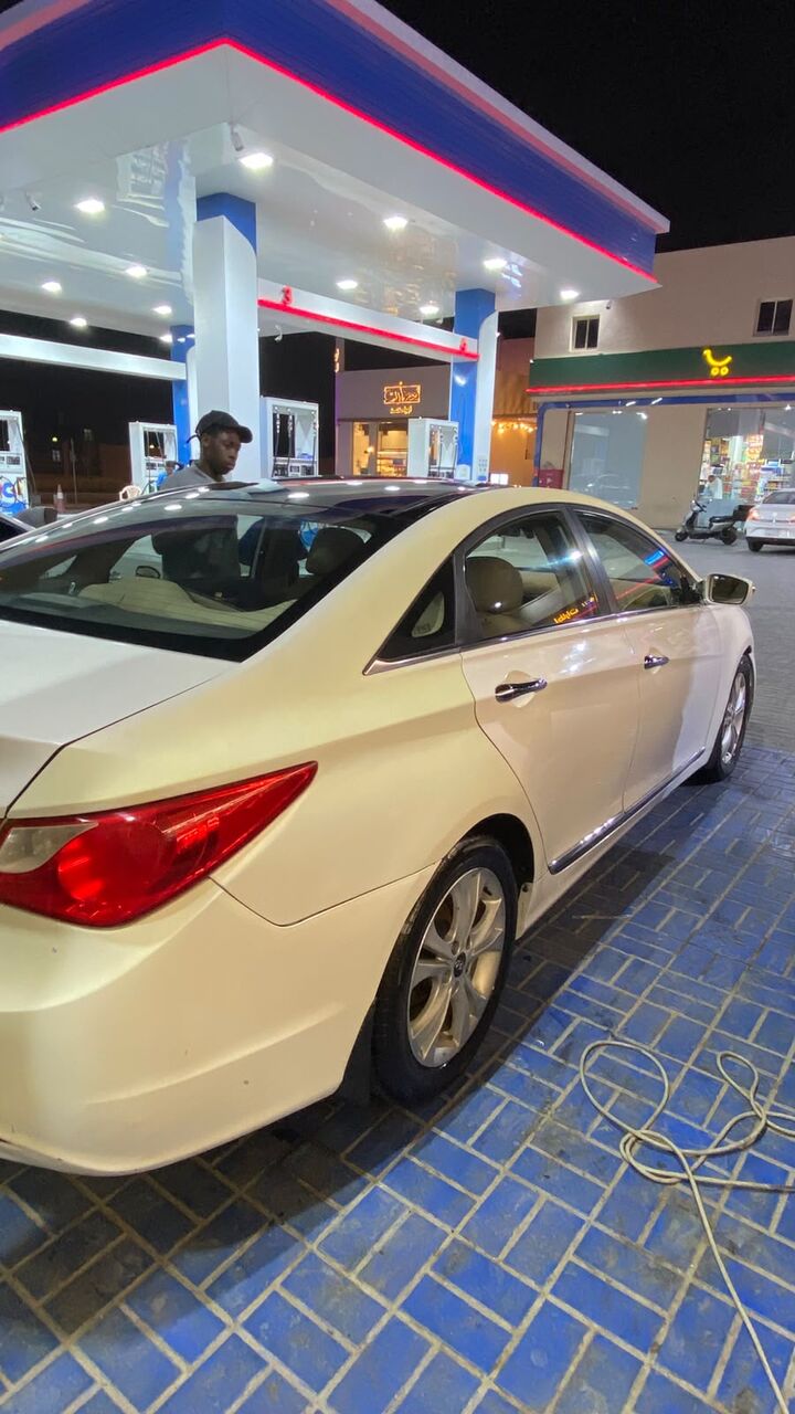 Riyadh, Vehicles, Cars & Trucks , SAR 18500,  HYUNDAI SONATA,  2013,  Automatic,  228 KM,   Car For Sale -full Options