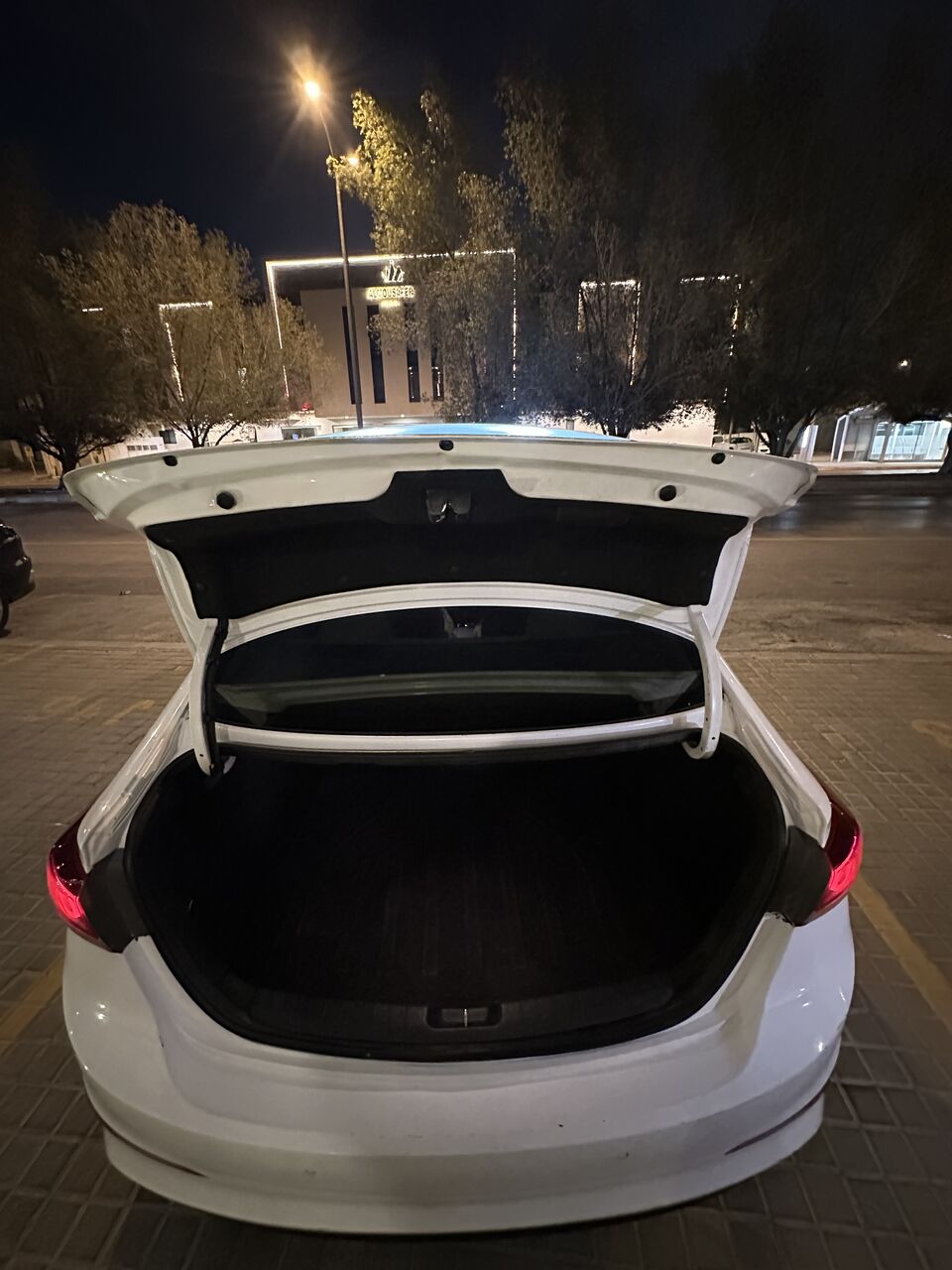 Al Rabwah, Vehicles, Cars & Trucks , SAR 33000,  Hyundai Elantra,  2018,  Automatic,  447000 KM,   , A Clean And Well-maintained Car, Ready To Drive.