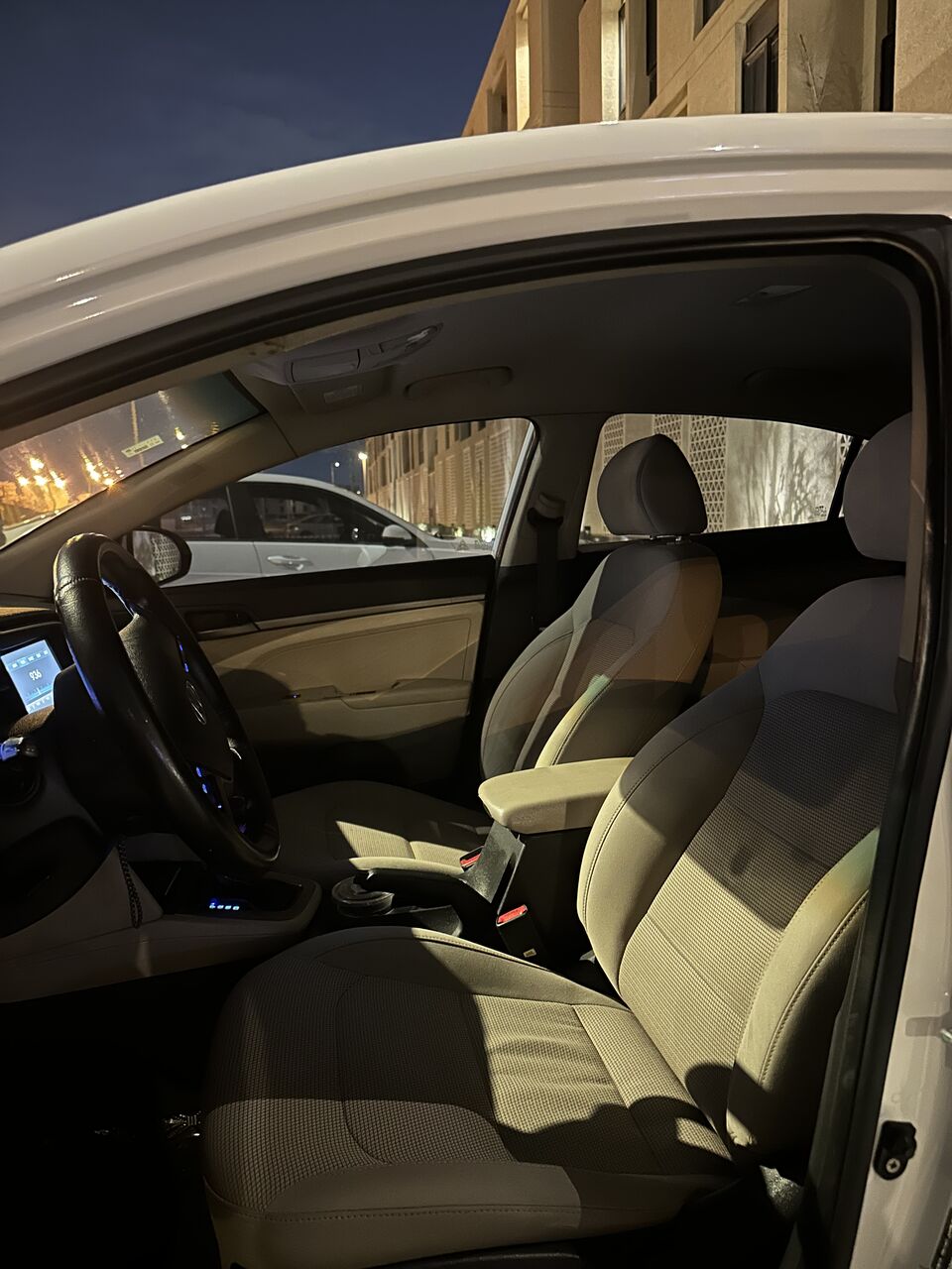 Al Rabwah, Vehicles, Cars & Trucks , SAR 33000,  Hyundai Elantra,  2018,  Automatic,  447000 KM,   , A Clean And Well-maintained Car, Ready To Drive.