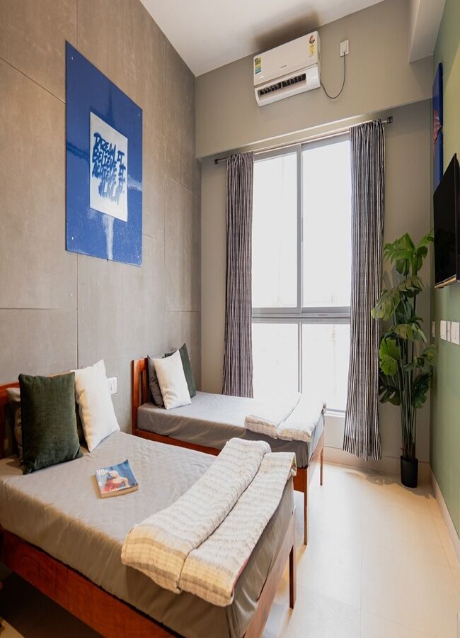 Mumbai, Business, PG Near Mithibai College