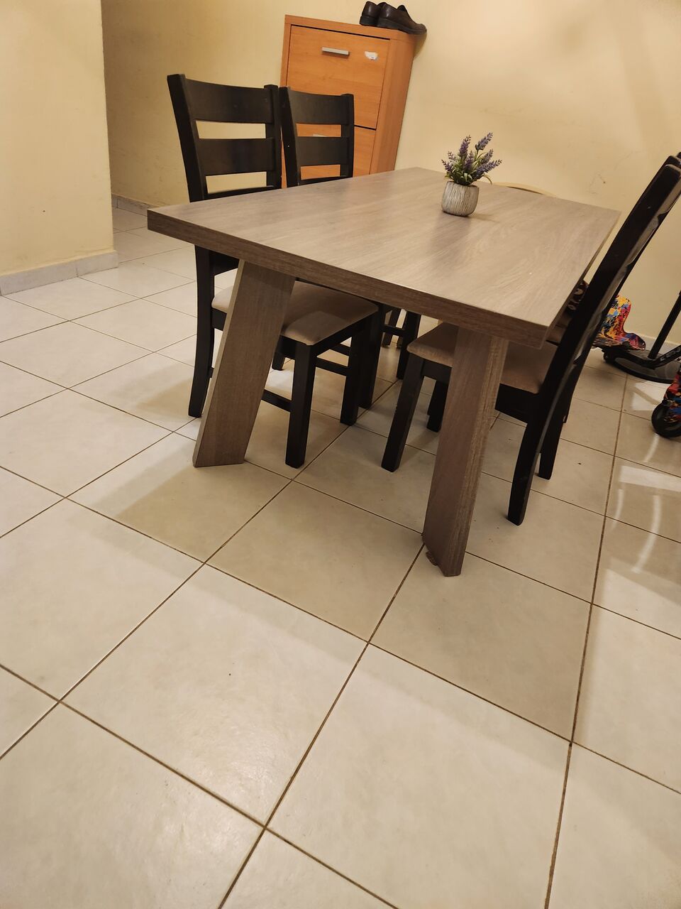 Riyadh, Furniture, SAR 180,  Dinning Table And Chairs For Sale