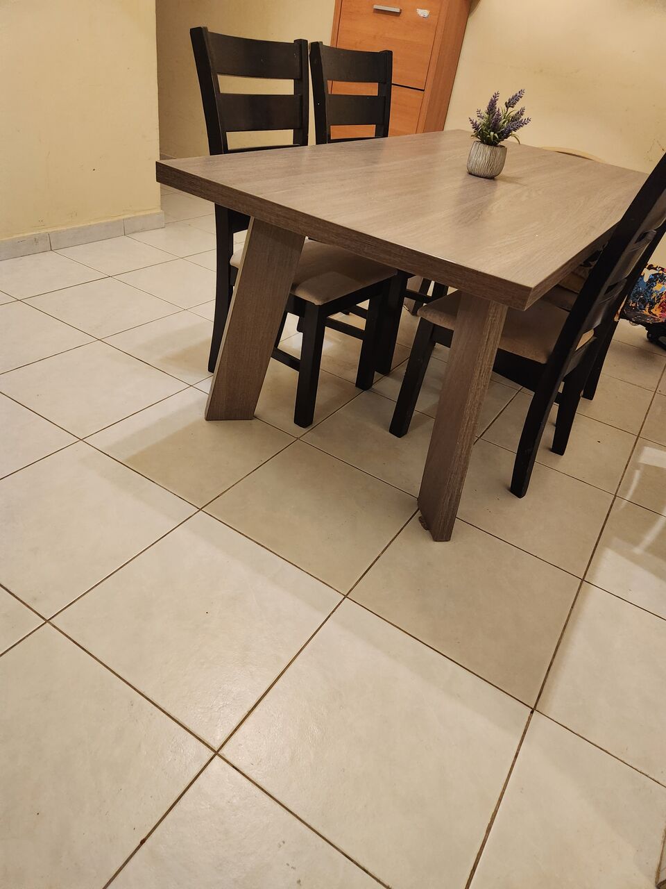 Riyadh, Furniture, SAR 180,  Dinning Table And Chairs For Sale