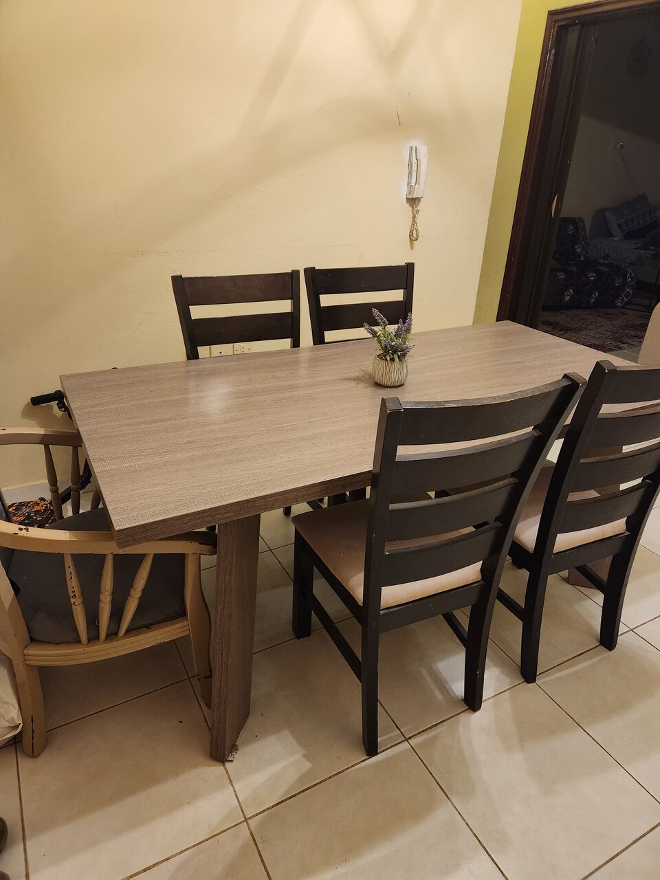 Riyadh, Furniture, SAR 180,  Dinning Table And Chairs For Sale